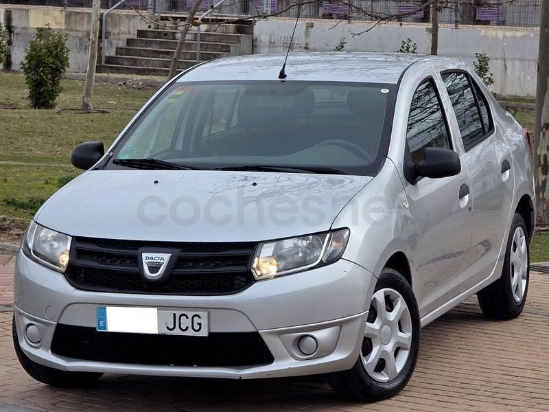 Usado Dacia Logan Ambiance 75 CV (55 kW) 2015 Gris / plata Berlina