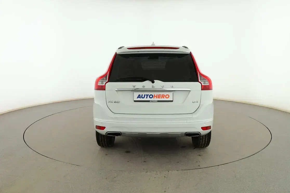 Usado Volvo XC60 Momentum 190 CV (139 kW) 2017 Blanco SUV