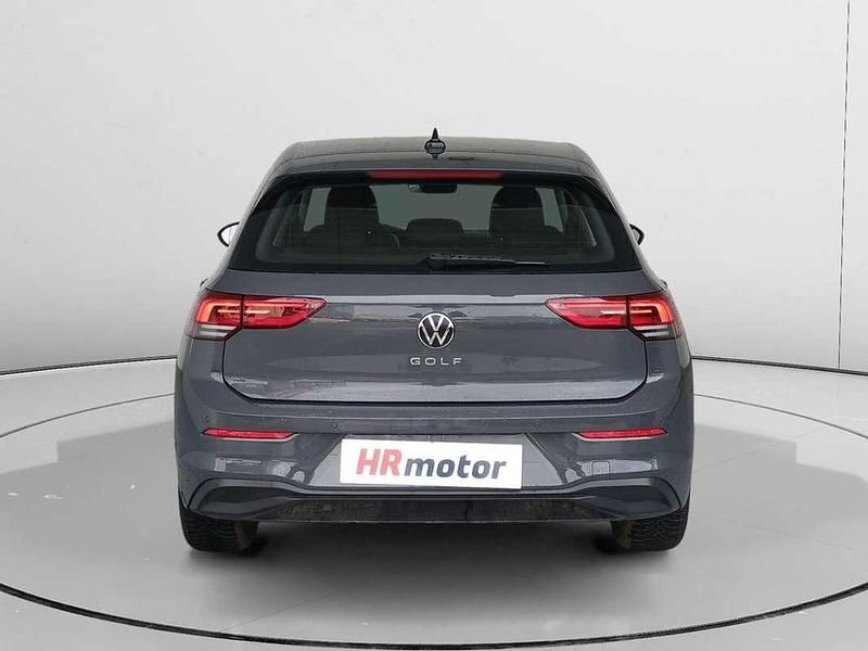 Usado VW Golf VIII Life 111 CV (81 kW) 2024 Gris Utilitario