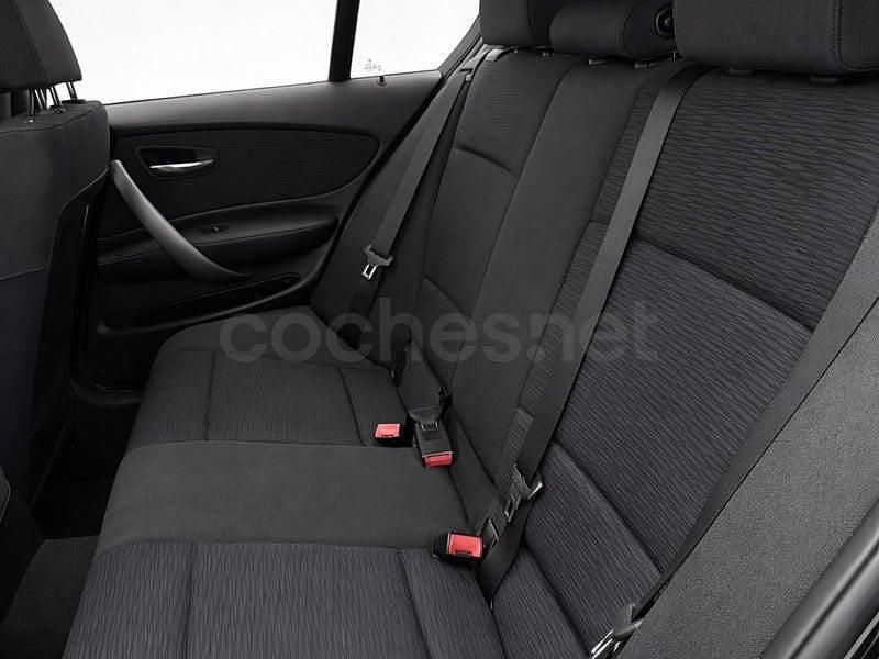 Usado BMW 118 143 CV (105 kW) 2010 Negro Utilitario