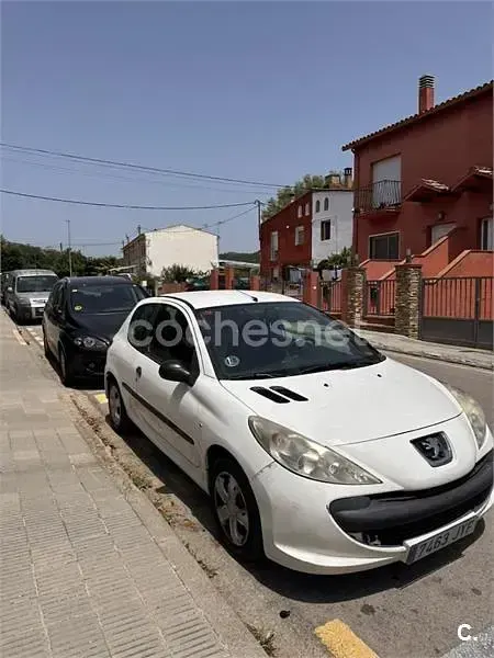 Usado Peugeot 206+ 70 CV (51 kW) 2012 Blanco Utilitario