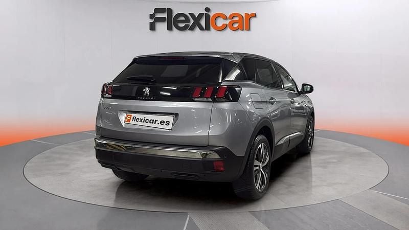 Usado Peugeot 3008 Allure 131 CV (96 kW) 2023 Gris Monovolumen