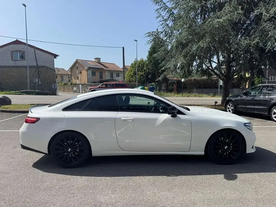 Usado Mercedes E220 194 CV (142 kW) 2017 Blanco Coupe