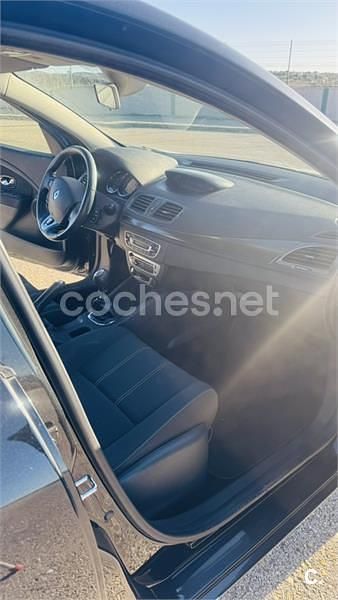 Usado Renault Mégane Dynamique 115 CV (84 kW) 2013 Negro Berlina