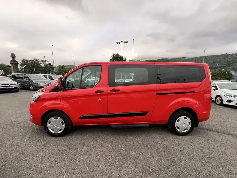 Usado Ford Transit Trend 136 CV (100 kW) 2023 Rojo Van