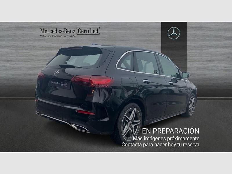 Usado Mercedes B250e AMG line 218 CV (160 kW) 2025 Negro Monovolumen