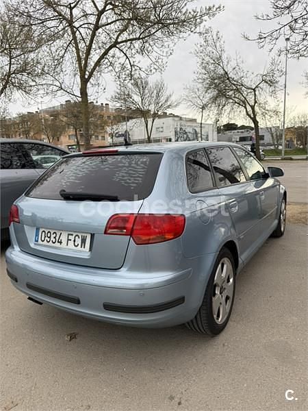 Usado Audi A3 Ambiente 140 CV (102 kW) 2006 Azul Utilitario