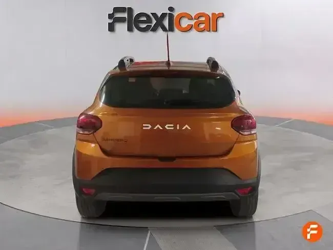 Usado Dacia Sandero Essentiel 91 CV (66 kW) 2023 Naranja Berlina