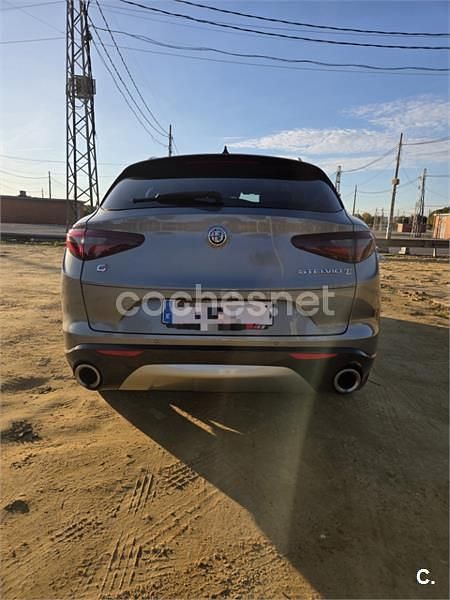 Usado Alfa Romeo Stelvio Ti 210 CV (154 kW) 2020 Gris / plata SUV