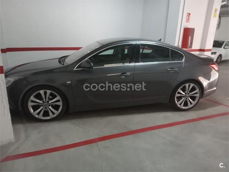 Usado Opel Insignia Edition 130 CV (95 kW) 2009 Gris / plata Berlina
