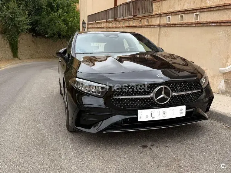 Usado Mercedes A200 163 CV (119 kW) 2024 Negro Berlina