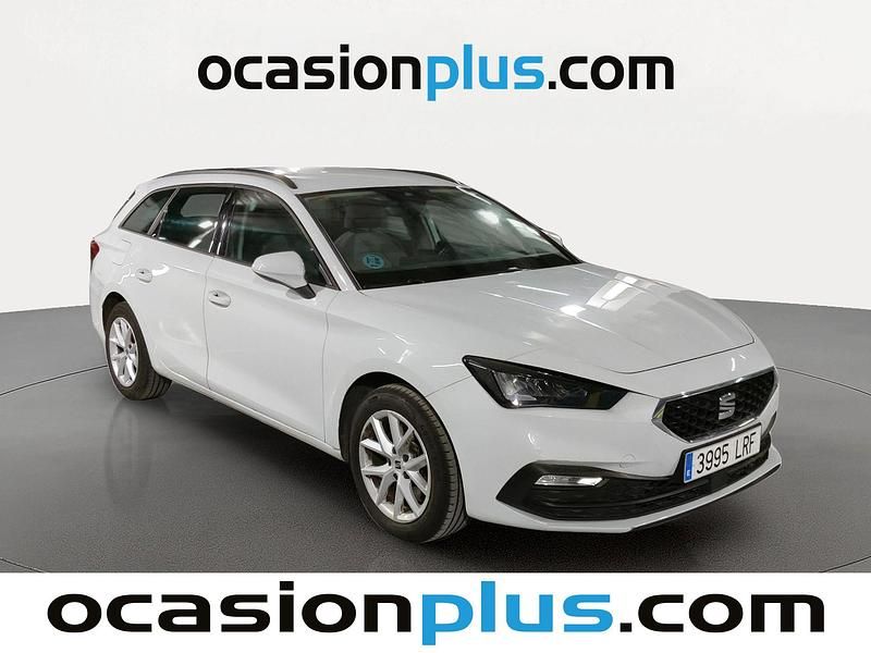 Usado Seat Leon Style 115 CV (84 kW) 2021 Blanco Monovolumen