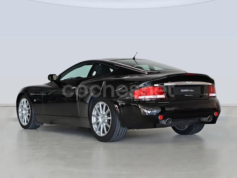 Usado Aston Martin Vanquish 520 CV (382 kW) 2006 Onyx black Coupe
