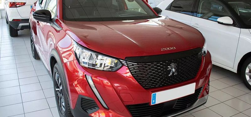 Rojo Usado 2023 Peugeot 2008 Allure SUV | 22.740 € (Caro) - Imagen 1/4