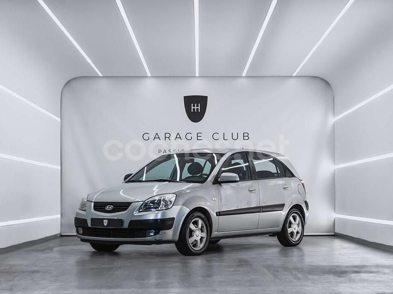 Gris / plata Usado 2006 Kia Rio EX Berlina | 3799 € (Precio justo) - Imagen 1/4