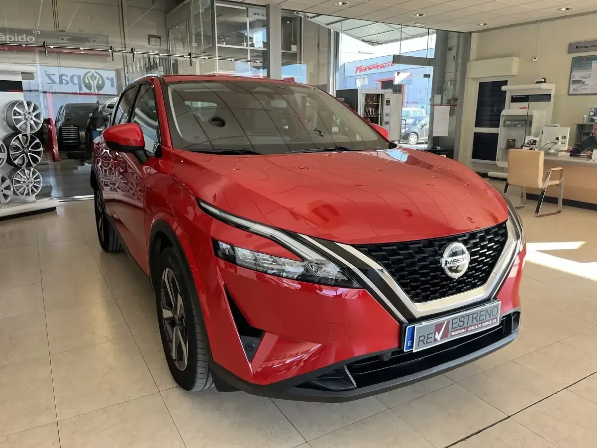 Usado Nissan Qashqai N-Connecta 140 CV (102 kW) 2021 Rojo SUV
