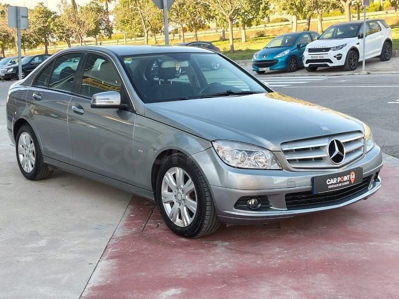 Usado Mercedes C200 136 CV (100 kW) 2011 Gris / plata Berlina