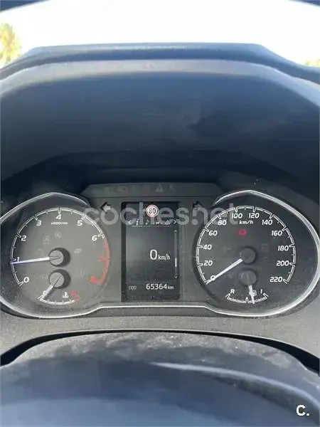 Usado Toyota Yaris Active 69 CV (50 kW) 2017 Blanco Berlina