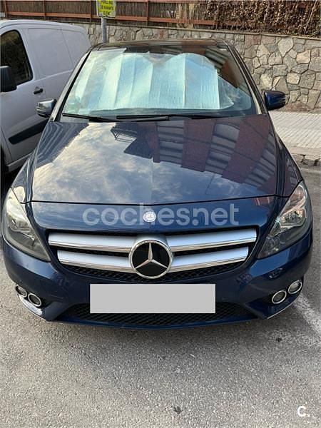 Usado Mercedes B200 156 CV (114 kW) 2012 Azul Monovolumen