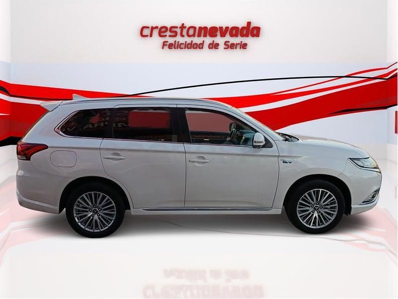 Usado Mitsubishi Outlander P-HEV 224 CV (164 kW) 2020 Blanco SUV