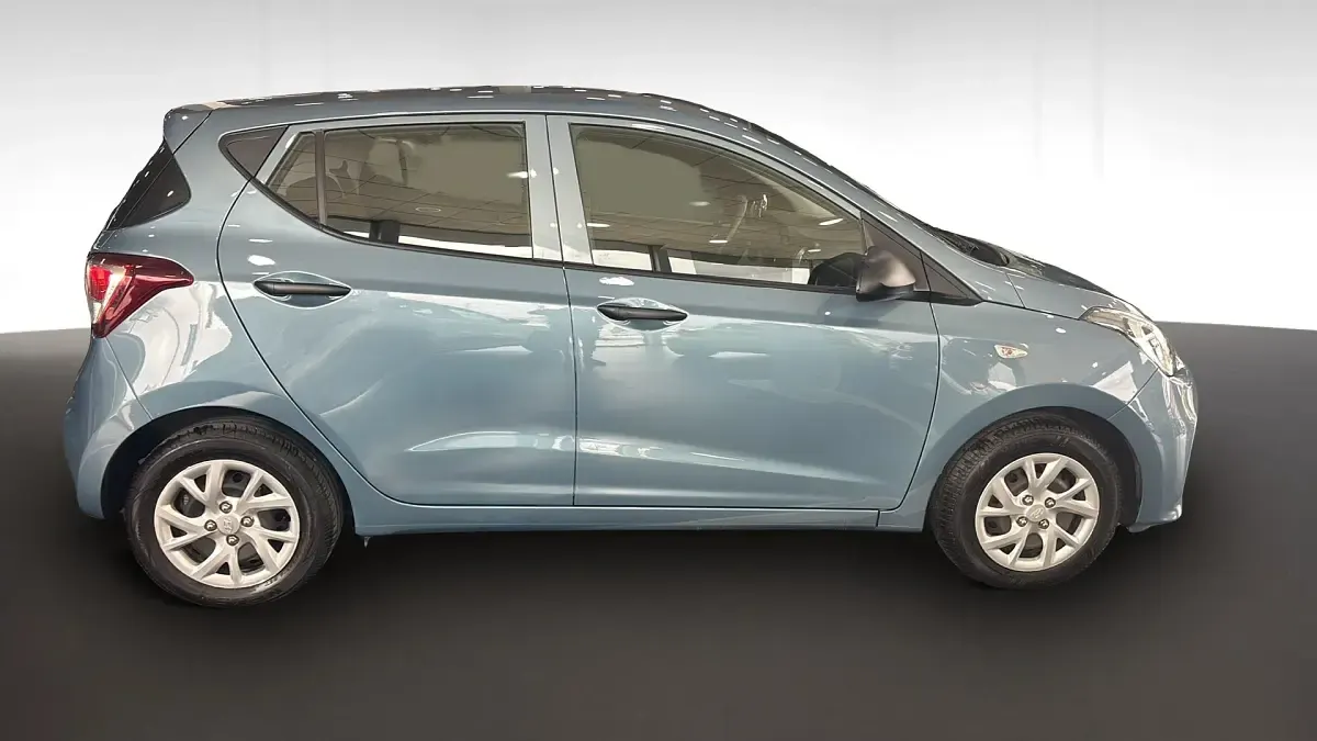 Usado Hyundai i10 66 CV (48 kW) 2018 Aqua sparkling Utilitario