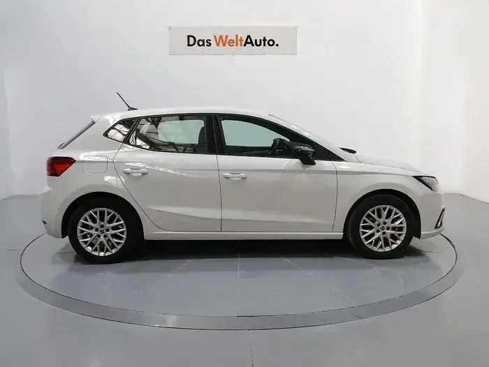 Usado Seat Ibiza FR 115 CV (84 kW) 2025 Blanco Utilitario