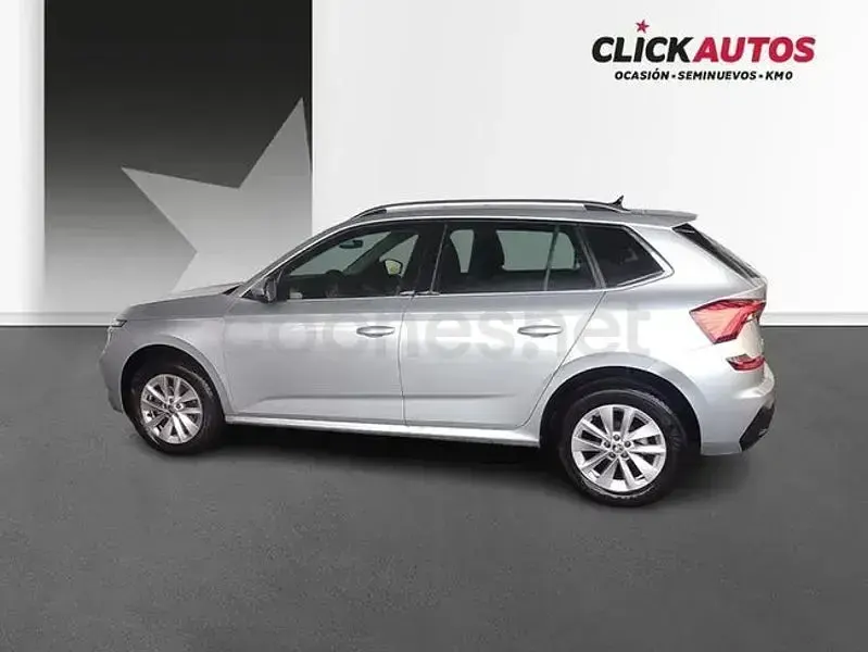 Usado Skoda Kamiq Selection 95 CV (69 kW) 2025 Gris / plata SUV