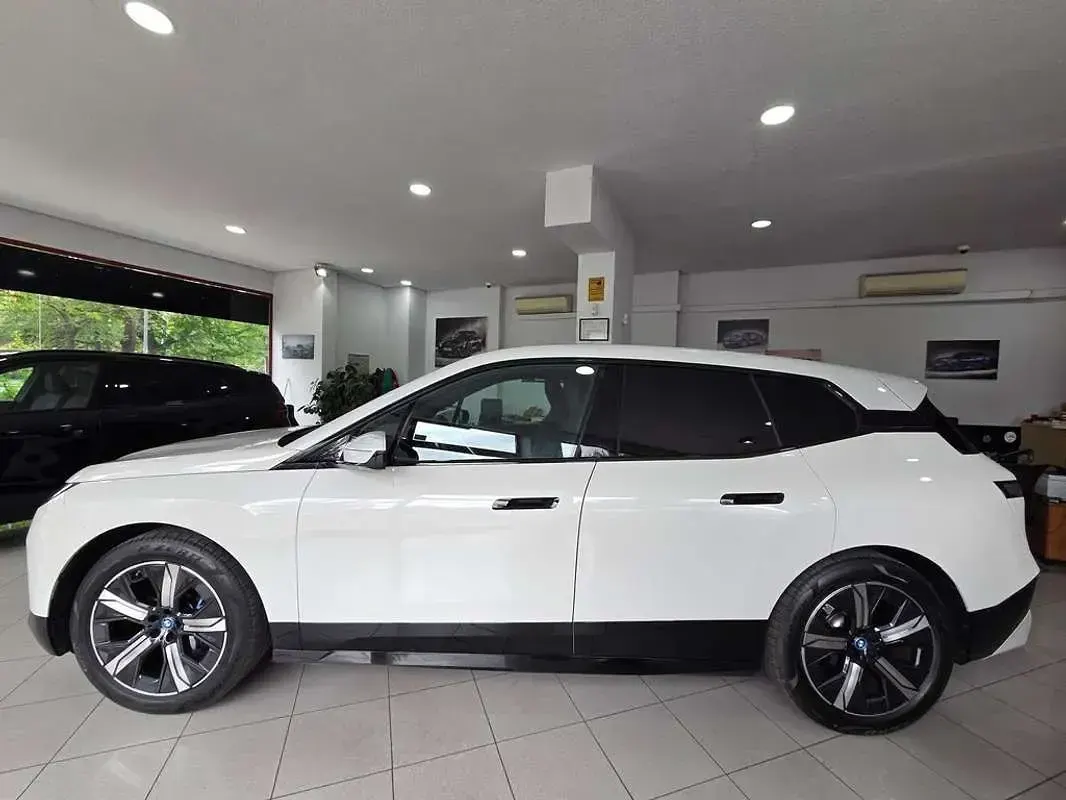 Usado BMW iX 239 kW (326 CV) 2023 Blanco SUV