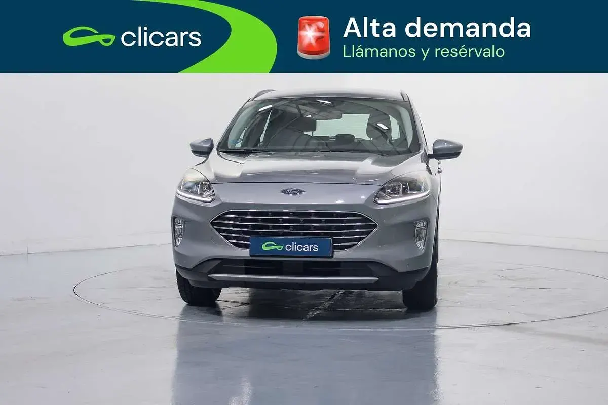 Usado Ford Kuga Titanium 190 CV (139 kW) 2022 Plateado SUV