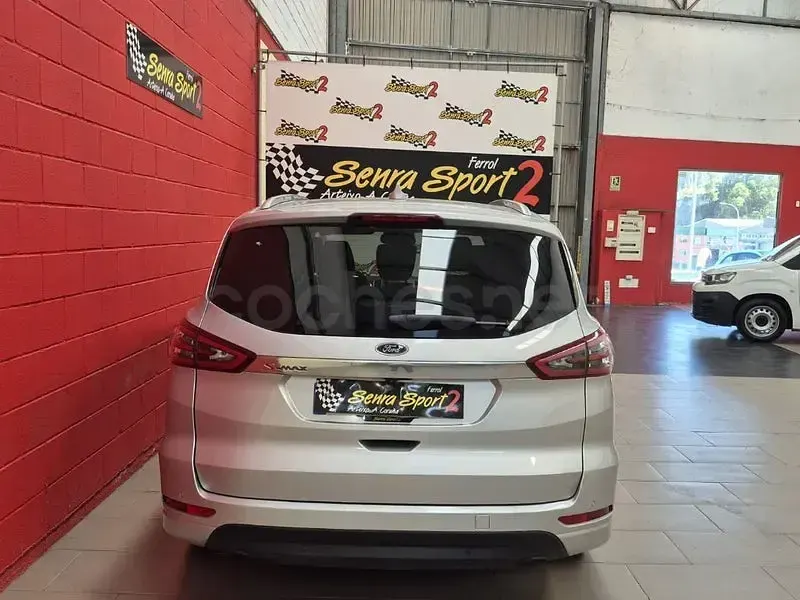 Usado Ford S-MAX Titanium 150 CV (110 kW) 2021 Gris / plata Monovolumen