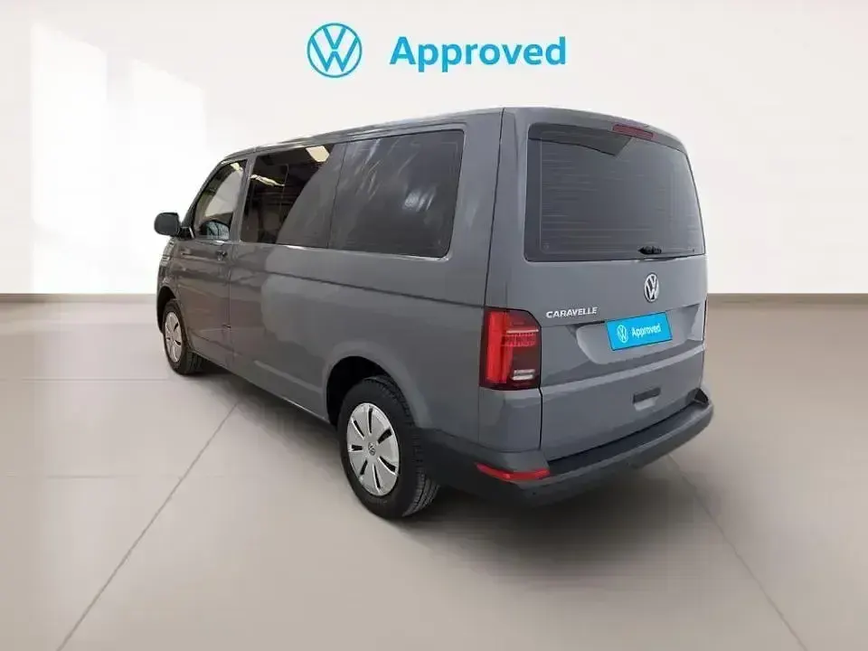 Usado VW Caravelle 110 CV (80 kW) 2022 Gris Van