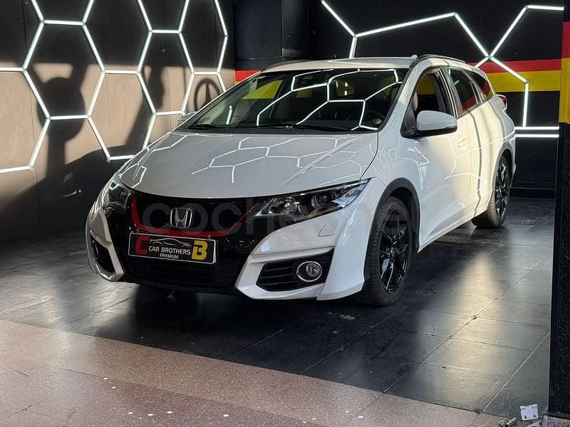 Usado Honda Civic Elegance 120 CV (88 kW) 2015 Blanco Familiar