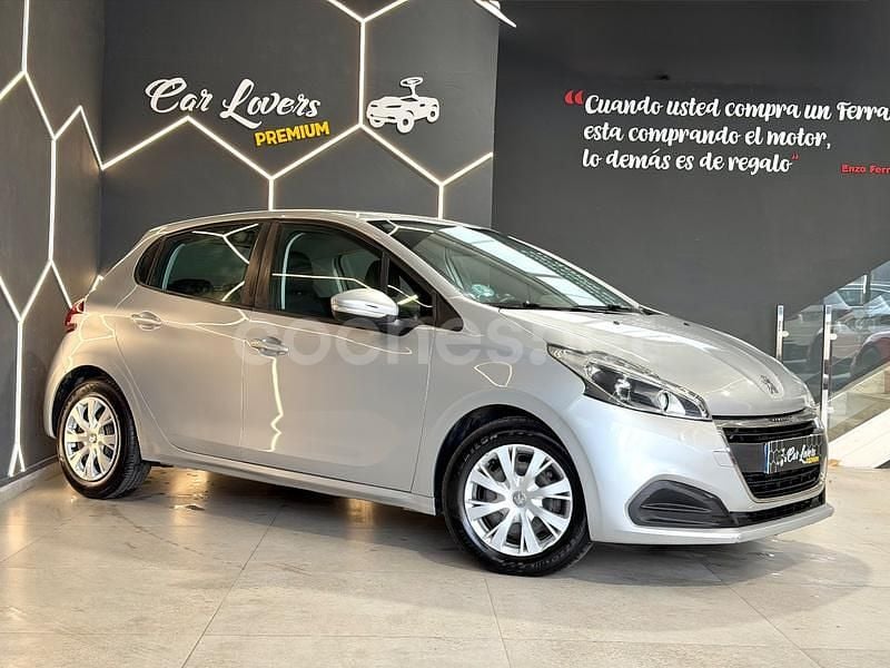 Usado Peugeot 208 Allure 100 CV (73 kW) 2015 Gris / plata Utilitario