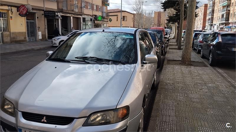 Usado Mitsubishi Space Star 102 CV (75 kW) 2004 Gris / plata Monovolumen