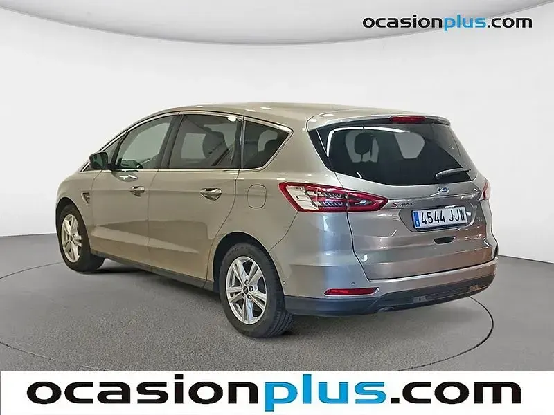 Usado Ford S-MAX Titanium 150 CV (110 kW) 2015 Gris Monovolumen