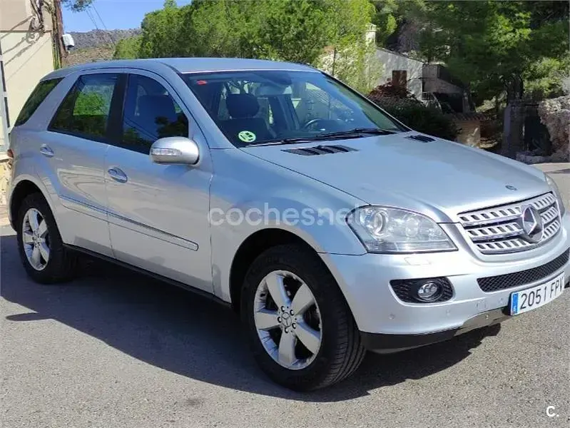 Usado Mercedes ML420 306 CV (225 kW) 2007 Gris / plata SUV