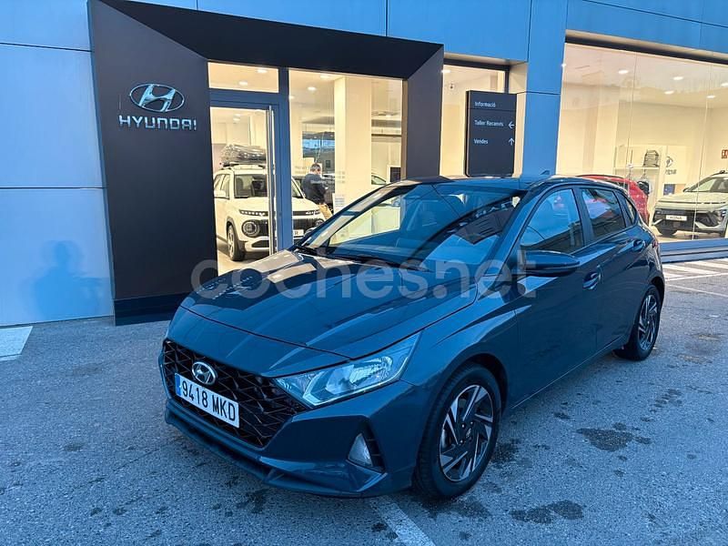 Gris / plata Usado 2023 Hyundai i20 Berlina | 14.900 € (Super precio) - Imagen 1/4