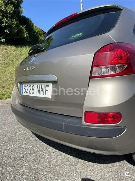 Usado Renault Clio GrandTour Exception 100 CV (73 kW) 2009 Beige Familiar