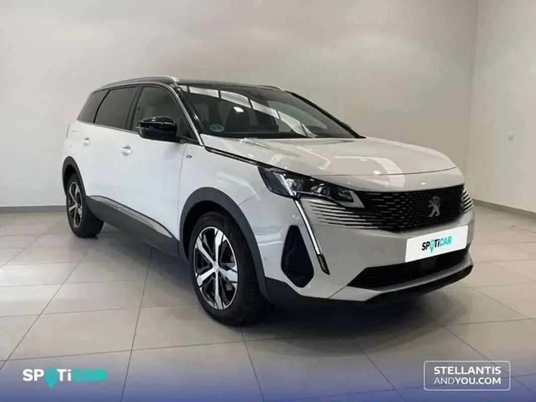 Usado Peugeot 5008 GT 182 CV (133 kW) 2022 Blanco SUV