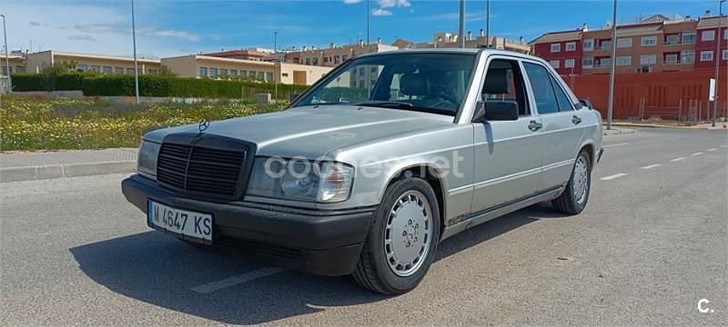 Usado Mercedes 190 160 CV (117 kW) 1987 Gris / plata Berlina