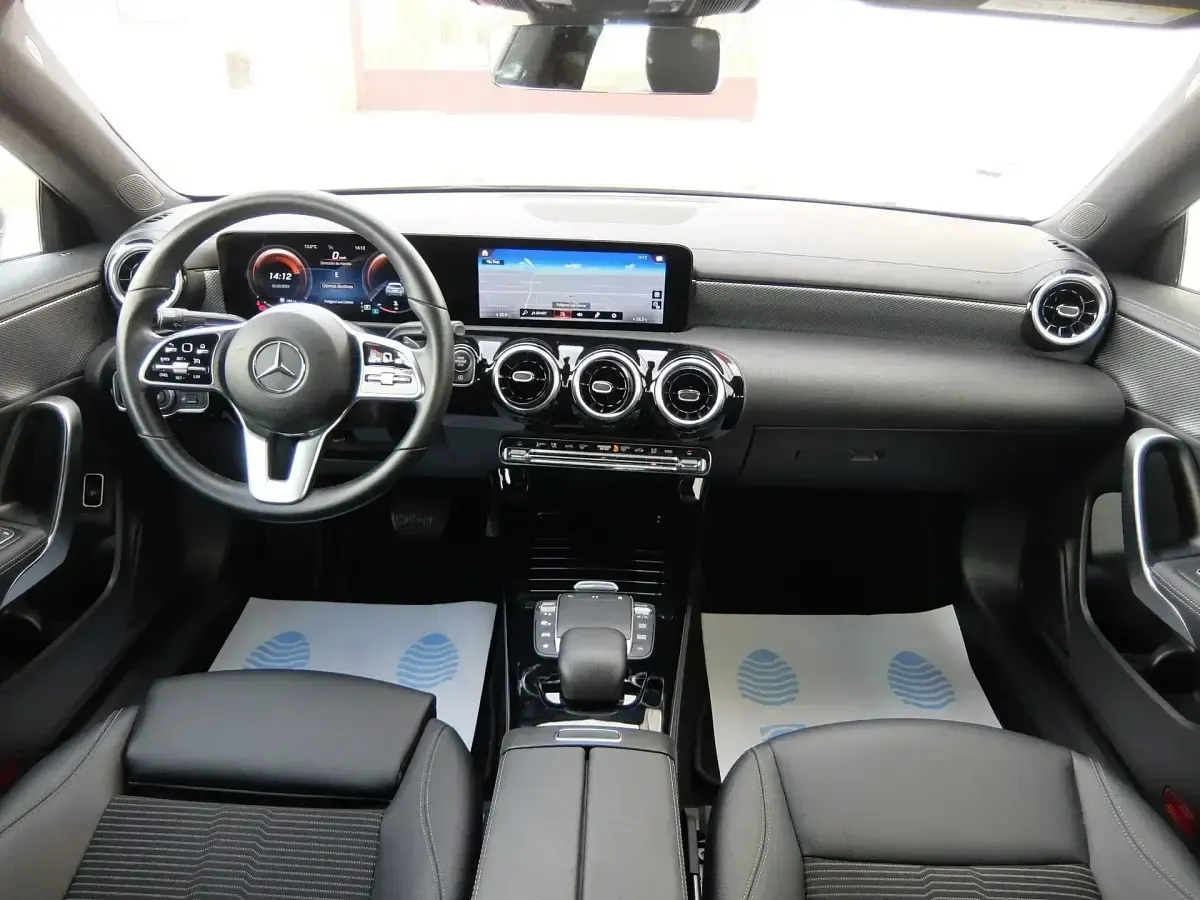 Usado Mercedes CLA220 190 CV (139 kW) 2022 Gris Berlina