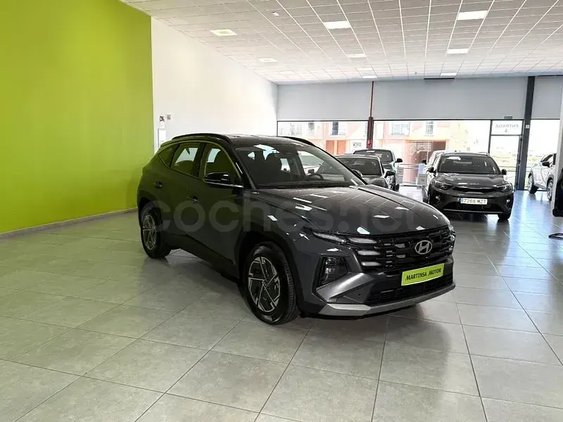 Usado Hyundai Tucson 215 CV (158 kW) 2026 Gris / plata SUV