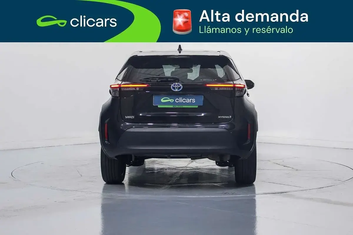 Usado Toyota Yaris Cross Style 92 CV (67 kW) 2022 Negro SUV