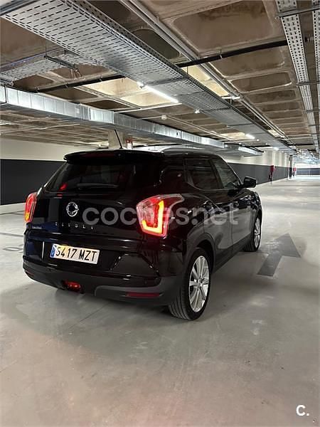 Usado Ssangyong (KGM) Tivoli Limited 128 CV (94 kW) 2016 Negro SUV