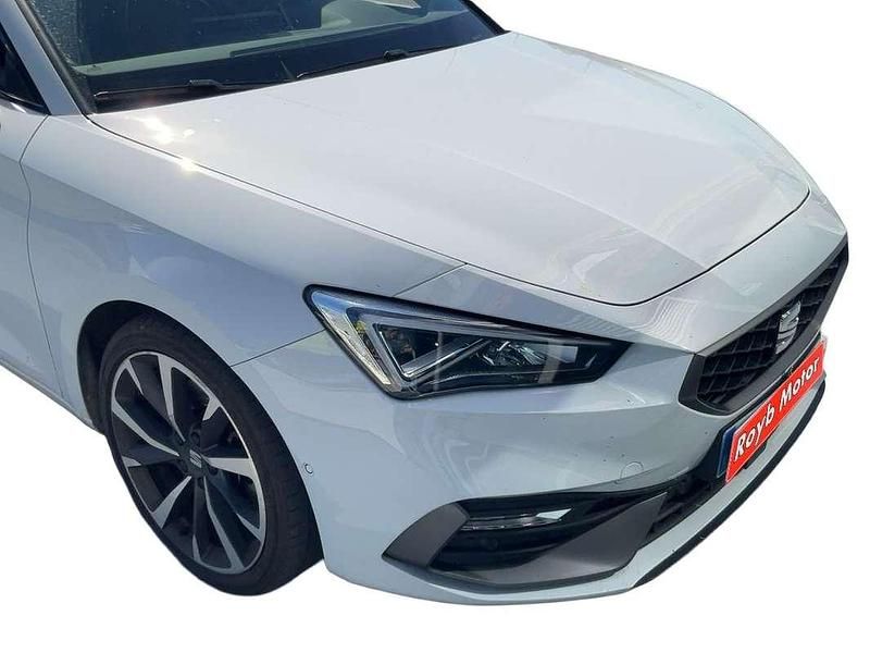 Usado Seat Leon FR 150 CV (110 kW) 2020 Blanco Utilitario