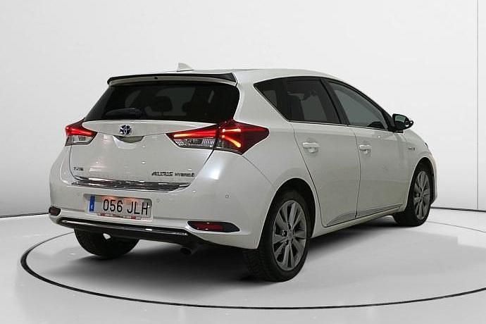 Usado Toyota Auris Hybrid Advance 136 CV (100 kW) 2016