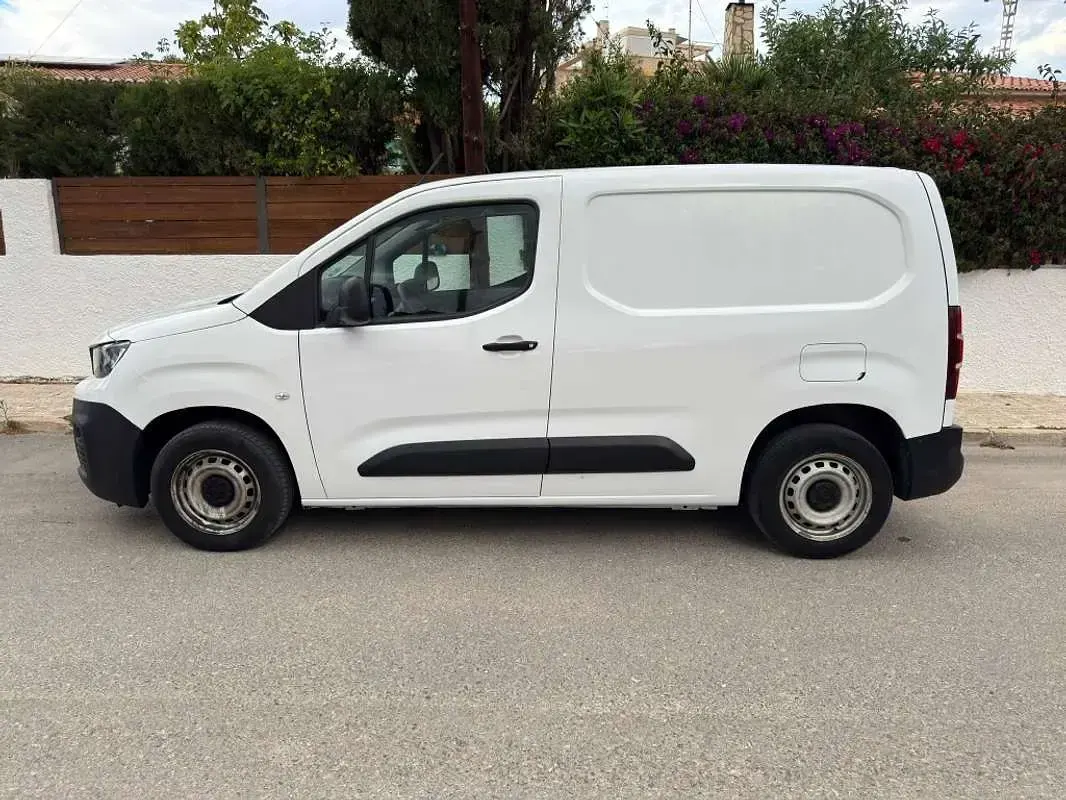 Usado Peugeot Partner S 102 CV (75 kW) 2020 Blanco Monovolumen
