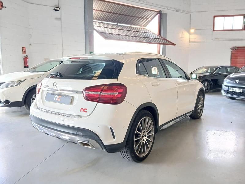 Usado Mercedes GLA200 136 CV (100 kW) 2018 Blanco SUV
