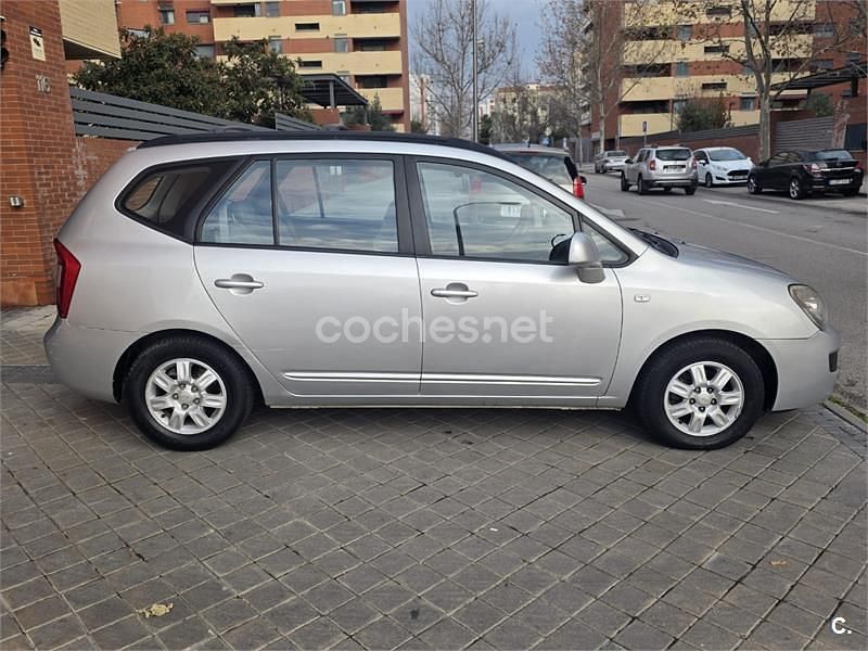 Gris / plata Usado 2008 Kia Carens Monovolumen | 2600 € (Super precio) - Imagen 1/4