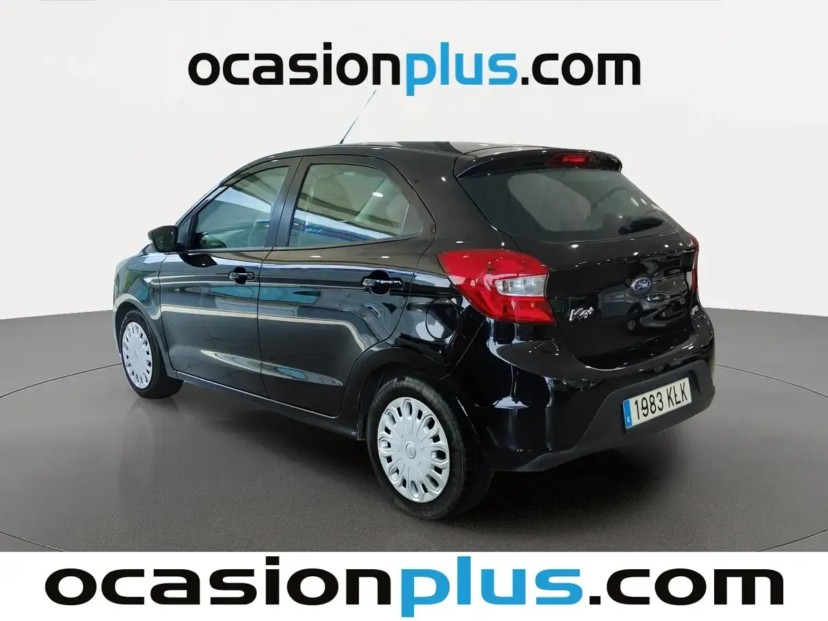 Usado Ford Ka Plus 70 CV (51 kW) 2018 Negro Utilitario